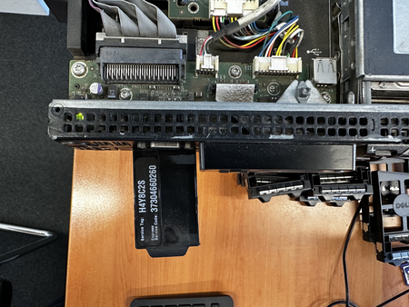 Dell PowerEdge R810 - ST: H4Y8C2S